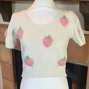 Luna Ivy Off-White Crop 3-D Strawberry Sweater, size S